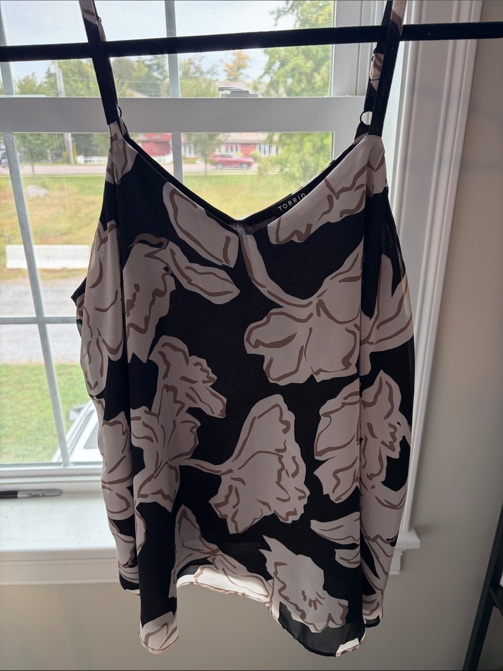 torrid Black & Cream Floral Camisole